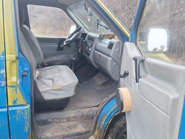 Синий Фольксваген Transporter, объемом двигателя 2.4 л и пробегом 600 тыс. км за 2839 $, фото 5 на Automoto.ua