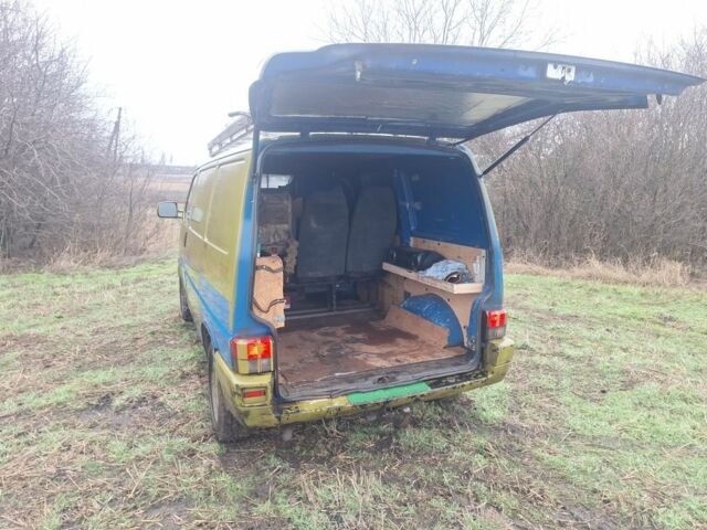 Синий Фольксваген Transporter, объемом двигателя 2.4 л и пробегом 600 тыс. км за 2839 $, фото 6 на Automoto.ua