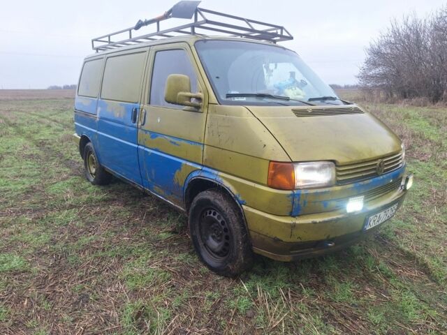 Синий Фольксваген Transporter, объемом двигателя 2.4 л и пробегом 600 тыс. км за 2839 $, фото 1 на Automoto.ua