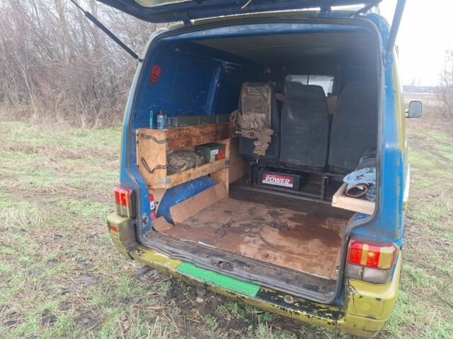 Синий Фольксваген Transporter, объемом двигателя 2.4 л и пробегом 600 тыс. км за 2839 $, фото 4 на Automoto.ua