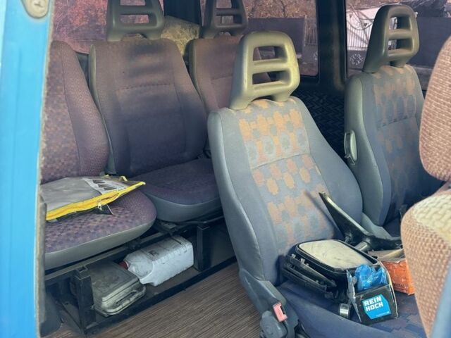 Синий Фольксваген Transporter, объемом двигателя 1.9 л и пробегом 309 тыс. км за 4000 $, фото 1 на Automoto.ua