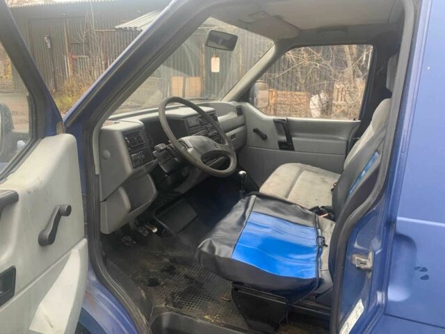 Синий Фольксваген Transporter, объемом двигателя 2.4 л и пробегом 350 тыс. км за 3200 $, фото 6 на Automoto.ua