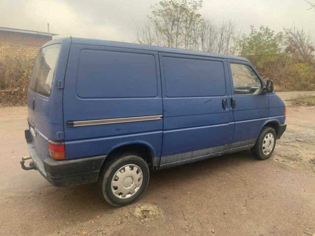 Синий Фольксваген Transporter, объемом двигателя 2.4 л и пробегом 350 тыс. км за 3200 $, фото 3 на Automoto.ua