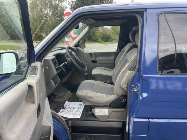 Синий Фольксваген Transporter, объемом двигателя 2.5 л и пробегом 300 тыс. км за 4400 $, фото 6 на Automoto.ua