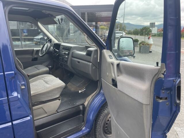 Синий Фольксваген Transporter, объемом двигателя 2.5 л и пробегом 300 тыс. км за 4400 $, фото 5 на Automoto.ua