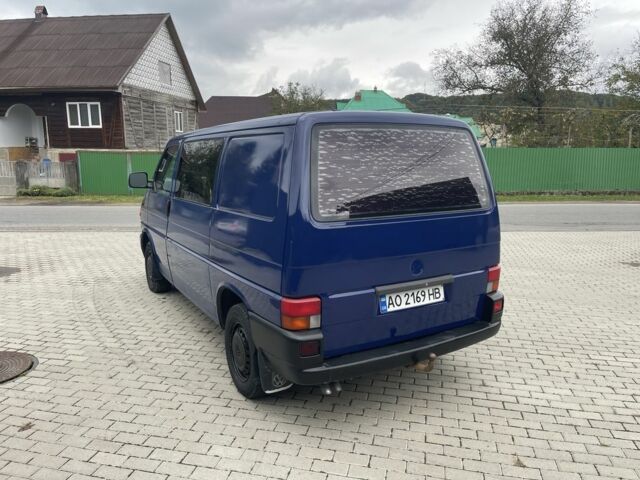 Синий Фольксваген Transporter, объемом двигателя 2.5 л и пробегом 300 тыс. км за 4400 $, фото 3 на Automoto.ua