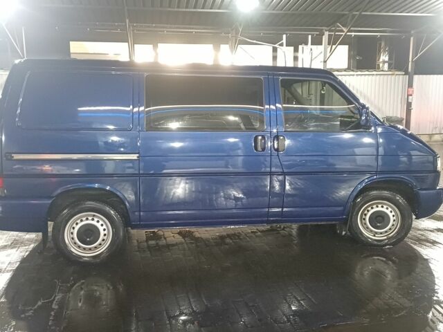 Синий Фольксваген Transporter, объемом двигателя 2.5 л и пробегом 480 тыс. км за 8500 $, фото 2 на Automoto.ua