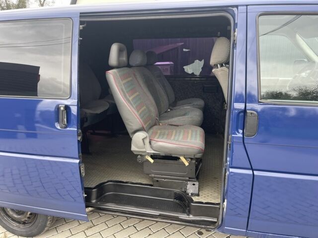 Синий Фольксваген Transporter, объемом двигателя 2.5 л и пробегом 300 тыс. км за 4400 $, фото 7 на Automoto.ua