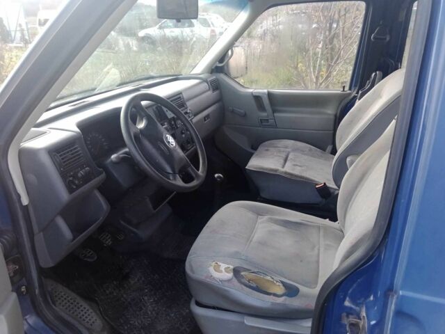 Синий Фольксваген Transporter, объемом двигателя 2.5 л и пробегом 450 тыс. км за 3494 $, фото 5 на Automoto.ua