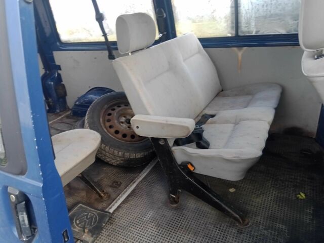 Синий Фольксваген Transporter, объемом двигателя 2.5 л и пробегом 450 тыс. км за 3494 $, фото 7 на Automoto.ua