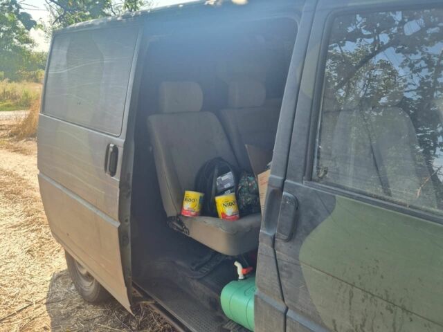 Синій Фольксваген Transporter, об'ємом двигуна 2.4 л та пробігом 440 тис. км за 3500 $, фото 6 на Automoto.ua