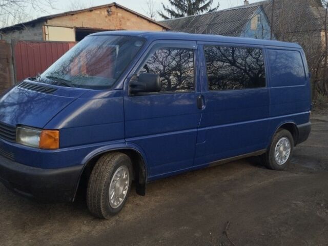 Синий Фольксваген Transporter, объемом двигателя 1.9 л и пробегом 365 тыс. км за 3800 $, фото 1 на Automoto.ua
