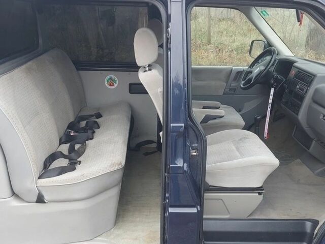 Синий Фольксваген Transporter, объемом двигателя 2.5 л и пробегом 330 тыс. км за 1980 $, фото 4 на Automoto.ua