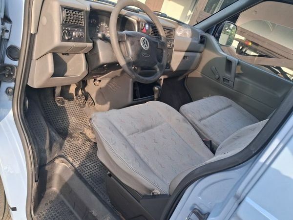 Синій Фольксваген Transporter, об'ємом двигуна 2.5 л та пробігом 280 тис. км за 70000 $, фото 6 на Automoto.ua