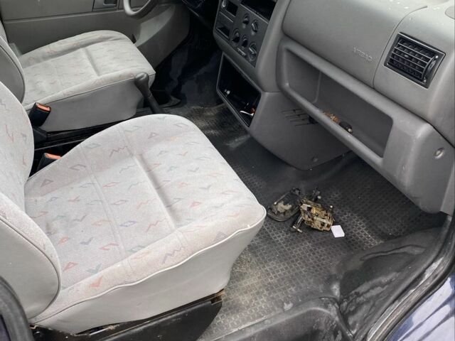 Синий Фольксваген Transporter, объемом двигателя 2.5 л и пробегом 285 тыс. км за 5750 $, фото 6 на Automoto.ua