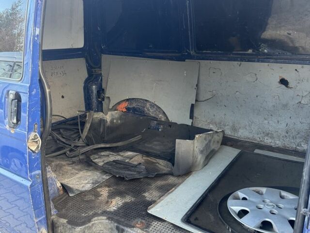 Синий Фольксваген Transporter, объемом двигателя 2.5 л и пробегом 450 тыс. км за 2500 $, фото 4 на Automoto.ua