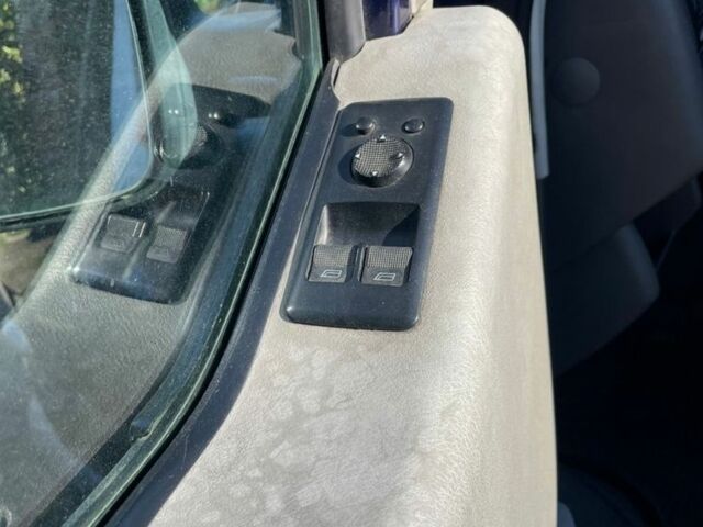 Синій Фольксваген Transporter, об'ємом двигуна 2.5 л та пробігом 600 тис. км за 5700 $, фото 4 на Automoto.ua