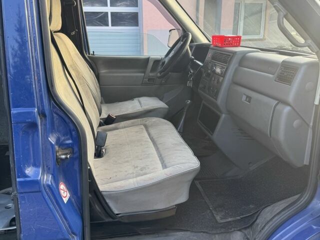 Синий Фольксваген Transporter, объемом двигателя 2.5 л и пробегом 450 тыс. км за 2500 $, фото 5 на Automoto.ua