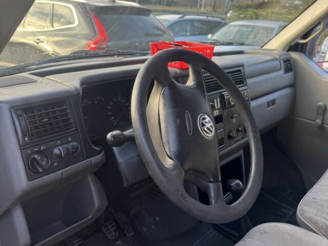 Синий Фольксваген Transporter, объемом двигателя 2.5 л и пробегом 450 тыс. км за 2500 $, фото 9 на Automoto.ua