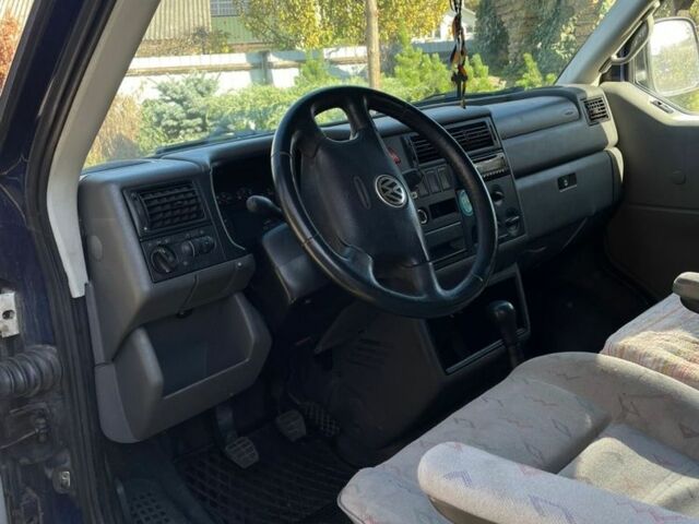 Синій Фольксваген Transporter, об'ємом двигуна 2.5 л та пробігом 600 тис. км за 5700 $, фото 5 на Automoto.ua