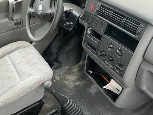 Синий Фольксваген Transporter, объемом двигателя 2.5 л и пробегом 285 тыс. км за 5750 $, фото 7 на Automoto.ua