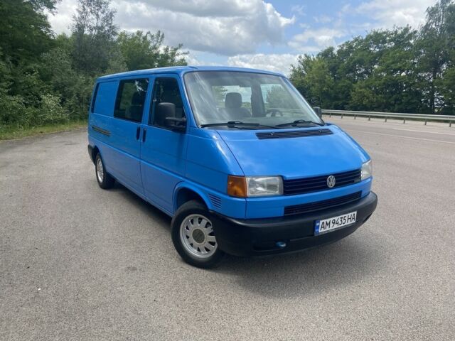 Синий Фольксваген Transporter, объемом двигателя 2.5 л и пробегом 391 тыс. км за 7300 $, фото 6 на Automoto.ua