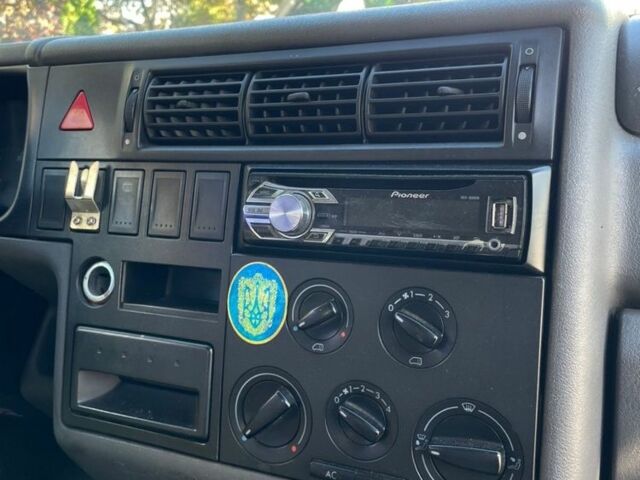 Синій Фольксваген Transporter, об'ємом двигуна 2.5 л та пробігом 600 тис. км за 5700 $, фото 6 на Automoto.ua