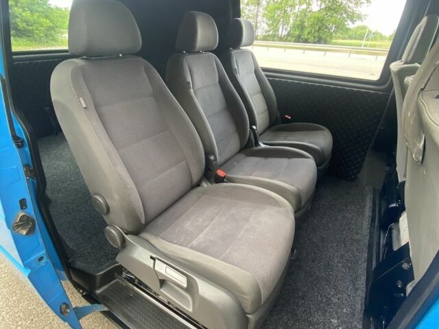 Синий Фольксваген Transporter, объемом двигателя 2.5 л и пробегом 391 тыс. км за 7300 $, фото 20 на Automoto.ua