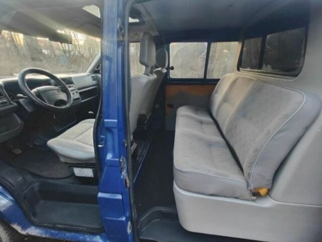 Синий Фольксваген Transporter, объемом двигателя 0 л и пробегом 350 тыс. км за 2900 $, фото 5 на Automoto.ua