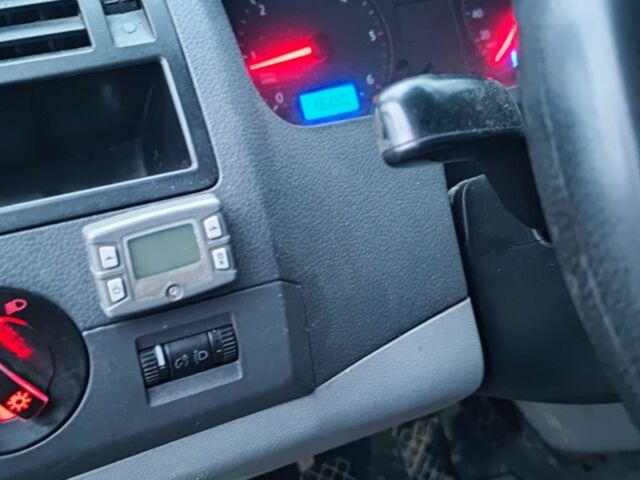 Синій Фольксваген Transporter, об'ємом двигуна 2.5 л та пробігом 250 тис. км за 3750 $, фото 5 на Automoto.ua