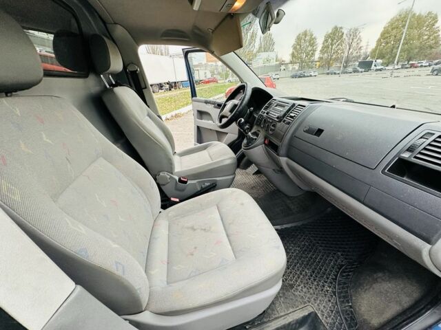 Синий Фольксваген Transporter, объемом двигателя 2.5 л и пробегом 300 тыс. км за 6125 $, фото 16 на Automoto.ua