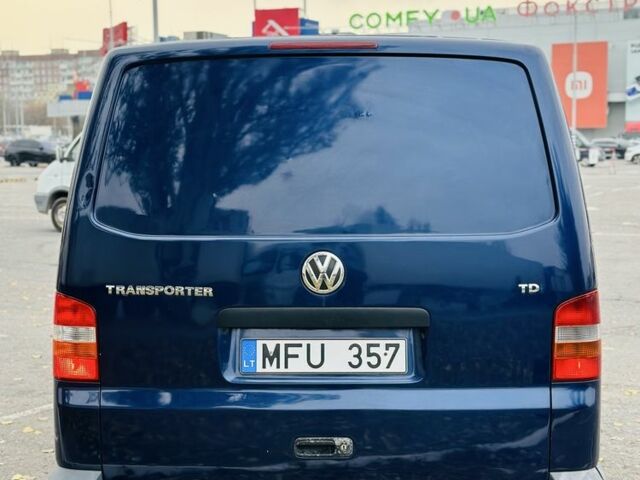 Синий Фольксваген Transporter, объемом двигателя 2.5 л и пробегом 300 тыс. км за 6125 $, фото 6 на Automoto.ua