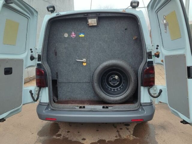 Синій Фольксваген Transporter, об'ємом двигуна 2.5 л та пробігом 275 тис. км за 15000 $, фото 6 на Automoto.ua