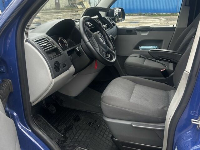 Фольксваген Transporter 2012 в Харькове на Automoto.ua Синий Фольксваген Transporter, объемом двигателя 2 л и пробегом 277 тыс. км за 15577 $, фото 4 на Automoto.ua