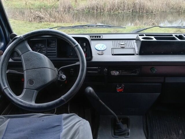 Синий Фольксваген Transporter, объемом двигателя 1.9 л и пробегом 300 тыс. км за 1600 $, фото 4 на Automoto.ua