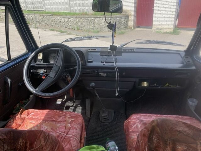 Синій Фольксваген Transporter, об'ємом двигуна 1.6 л та пробігом 300 тис. км за 2500 $, фото 6 на Automoto.ua