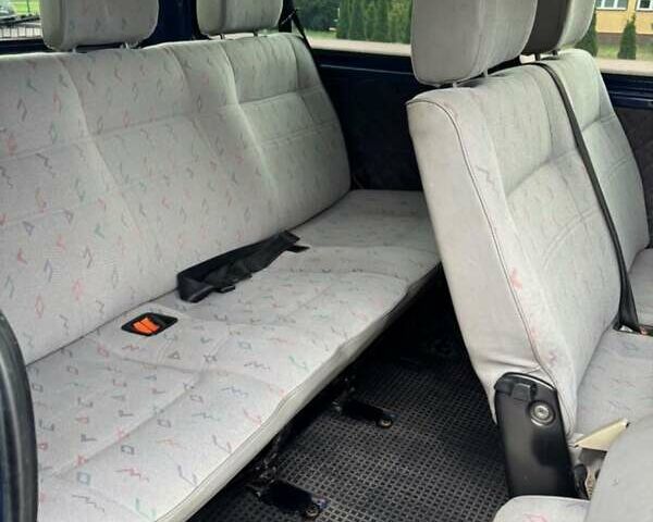Синий Фольксваген Transporter, объемом двигателя 1.9 л и пробегом 315 тыс. км за 2600 $, фото 4 на Automoto.ua