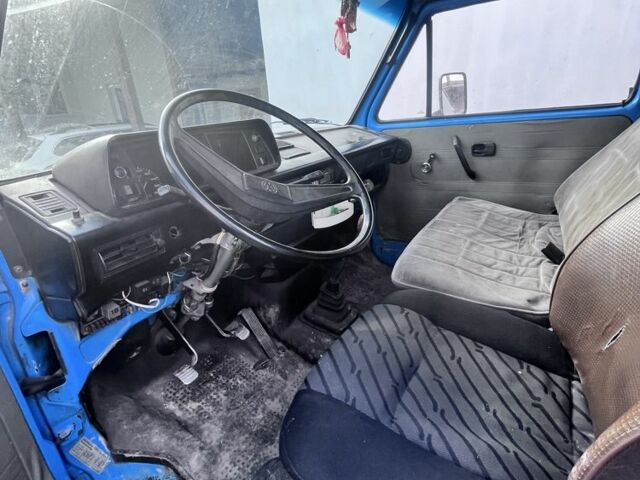 Синий Фольксваген Transporter, объемом двигателя 1.9 л и пробегом 120 тыс. км за 1500 $, фото 3 на Automoto.ua