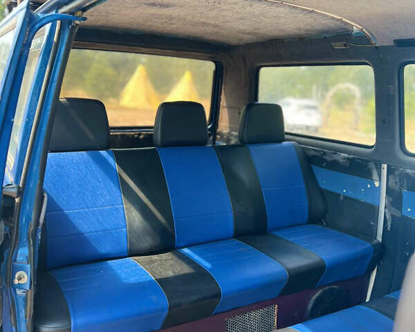 Синий Фольксваген Transporter, объемом двигателя 2 л и пробегом 300 тыс. км за 3950 $, фото 5 на Automoto.ua