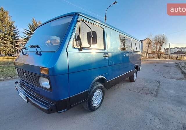 Синий Фольксваген Transporter, объемом двигателя 2.38 л и пробегом 321 тыс. км за 1450 $, фото 9 на Automoto.ua