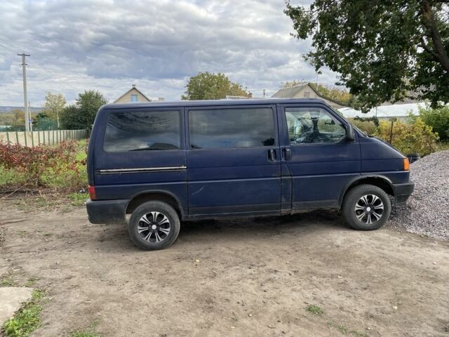 Синий Фольксваген Transporter, объемом двигателя 1.9 л и пробегом 400 тыс. км за 3500 $, фото 1 на Automoto.ua