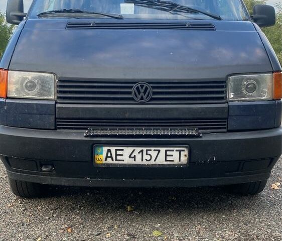 Синий Фольксваген Transporter, объемом двигателя 1.9 л и пробегом 400 тыс. км за 3500 $, фото 4 на Automoto.ua