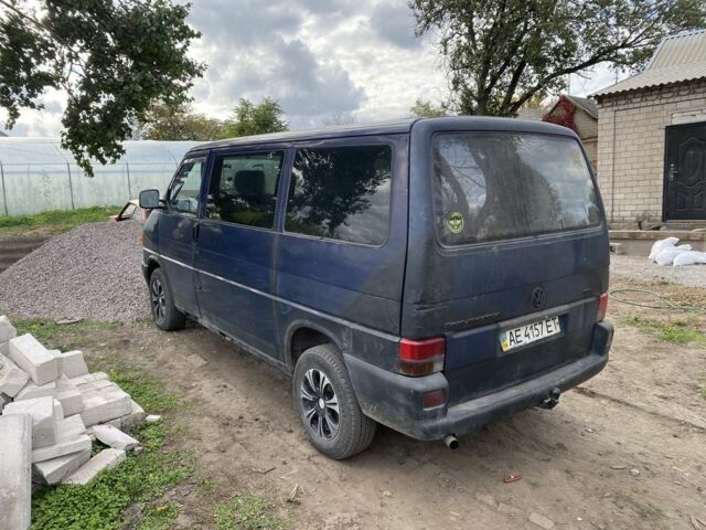 Синий Фольксваген Transporter, объемом двигателя 1.9 л и пробегом 400 тыс. км за 3500 $, фото 2 на Automoto.ua