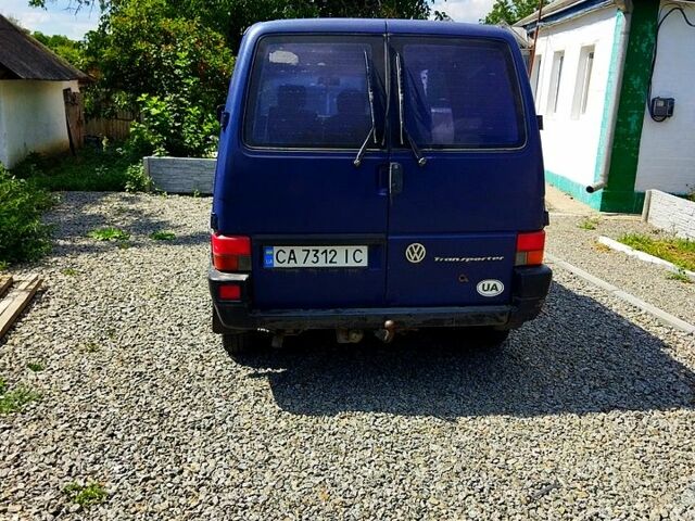 Синій Фольксваген Transporter, об'ємом двигуна 2.4 л та пробігом 600 тис. км за 3900 $, фото 2 на Automoto.ua