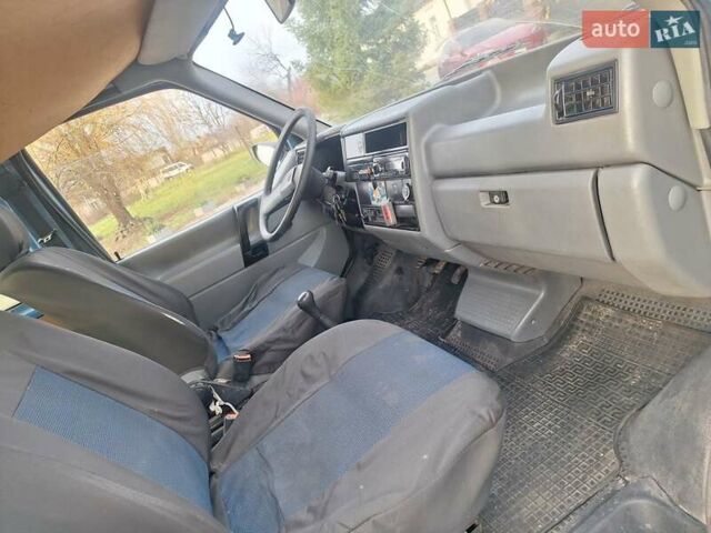 Синий Фольксваген Transporter, объемом двигателя 1.9 л и пробегом 347 тыс. км за 2100 $, фото 15 на Automoto.ua