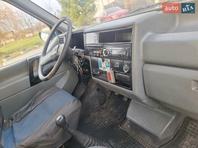 Синий Фольксваген Transporter, объемом двигателя 1.9 л и пробегом 347 тыс. км за 2100 $, фото 16 на Automoto.ua
