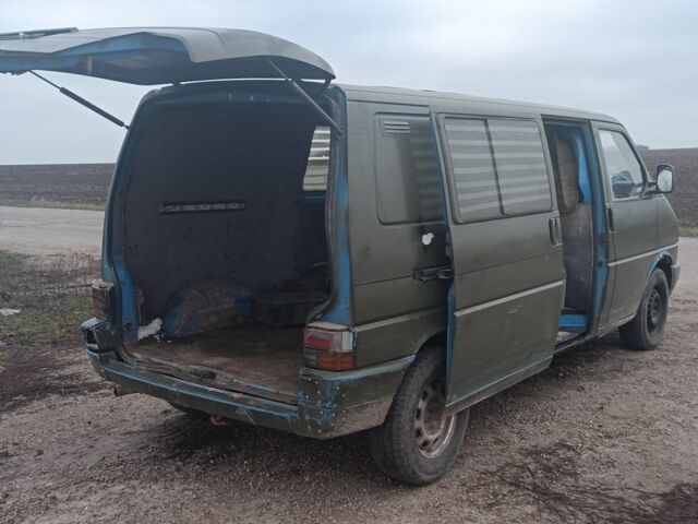Синий Фольксваген Transporter, объемом двигателя 2.4 л и пробегом 392 тыс. км за 1600 $, фото 5 на Automoto.ua