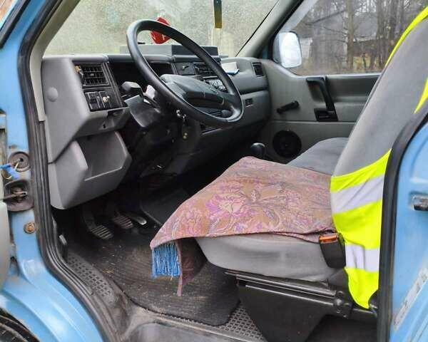 Синій Фольксваген Transporter, об'ємом двигуна 2.4 л та пробігом 273 тис. км за 4100 $, фото 8 на Automoto.ua