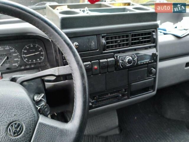 Синій Фольксваген Transporter, об'ємом двигуна 2.4 л та пробігом 273 тис. км за 4100 $, фото 7 на Automoto.ua