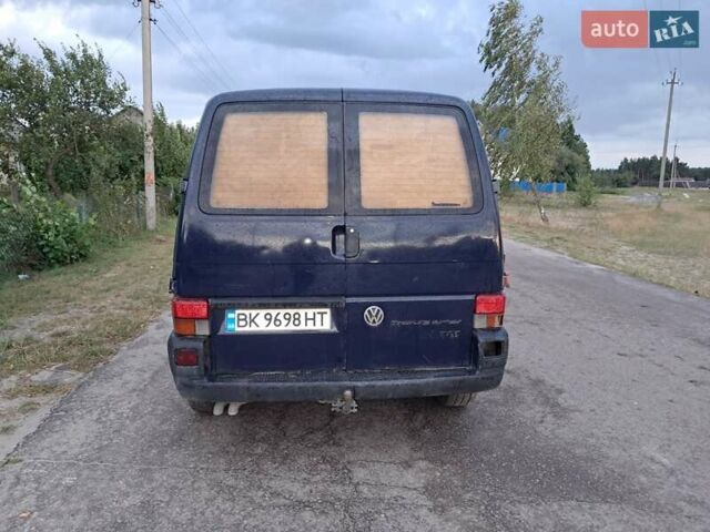 Синий Фольксваген Transporter, объемом двигателя 2.46 л и пробегом 999 тыс. км за 4200 $, фото 3 на Automoto.ua